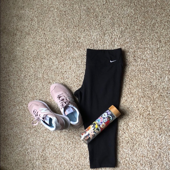 Women's XL Nike Cropped Workout Pants